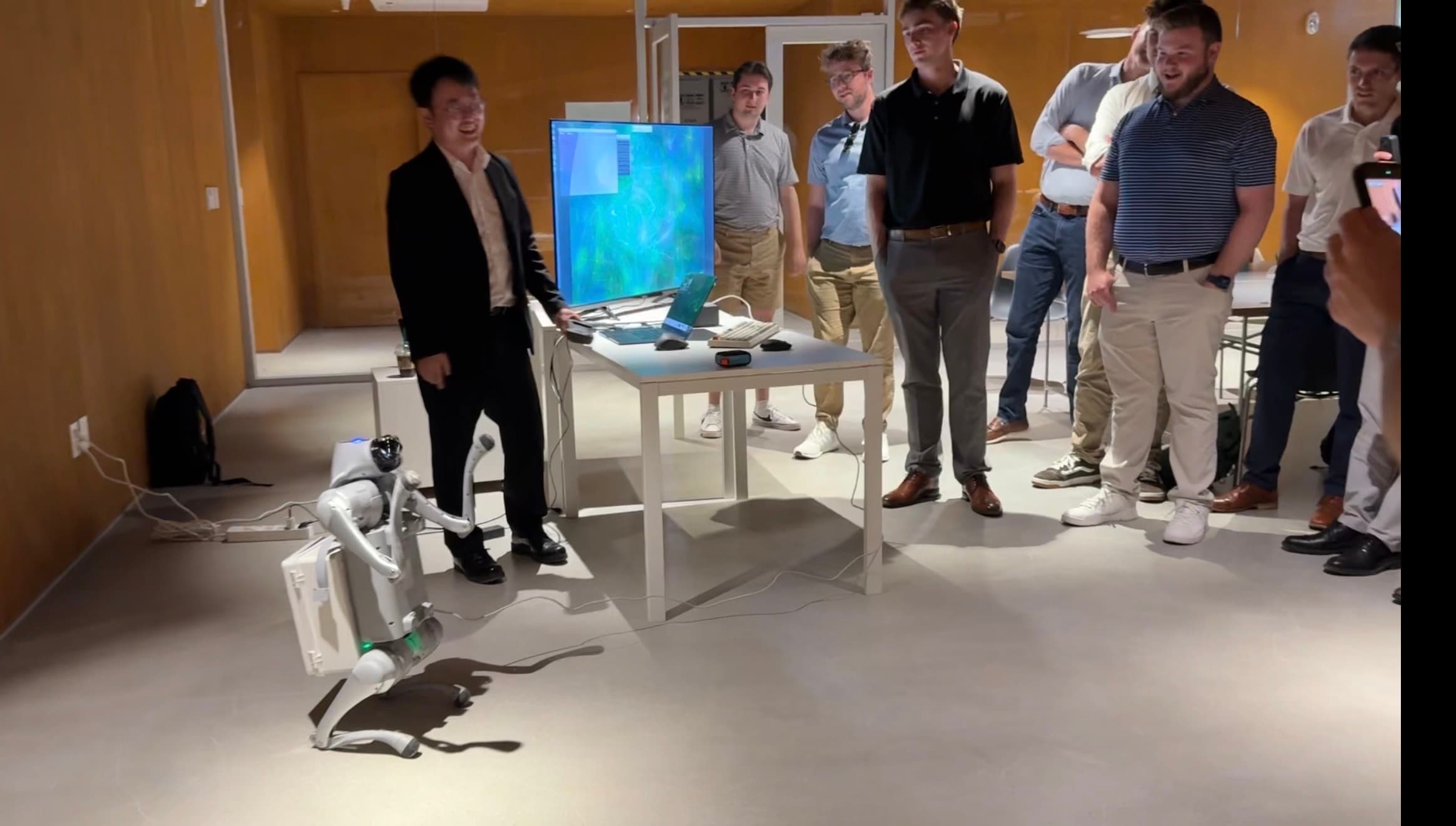 Live robot demonstration for the visiting delegation.